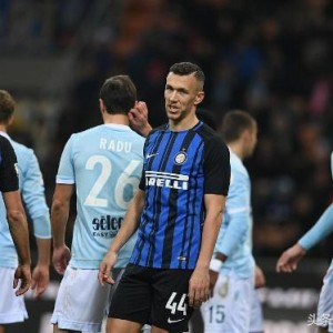  那不勒斯险胜乌迪内斯，斯帕莱蒂换人妙手回春  